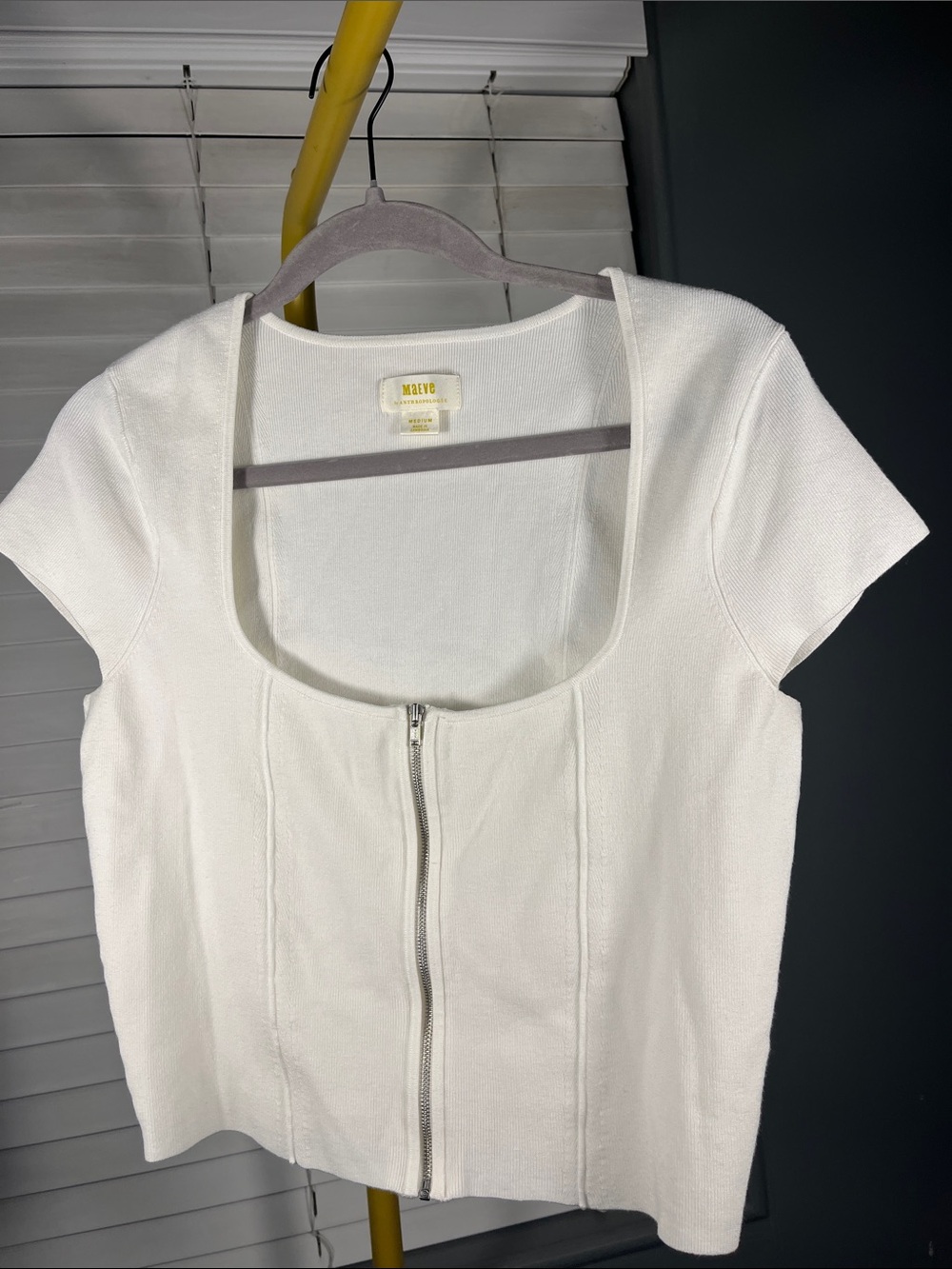 Maeve White Scoop Neck Short Sleeve Zip-Front Top